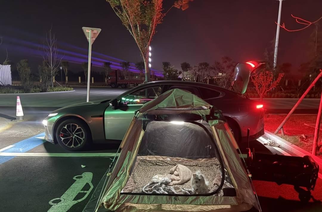 关注 专家：鼓励探索精神 但安全是前提澳门新葡京app年轻人旅游带帐篷过夜引(图3)