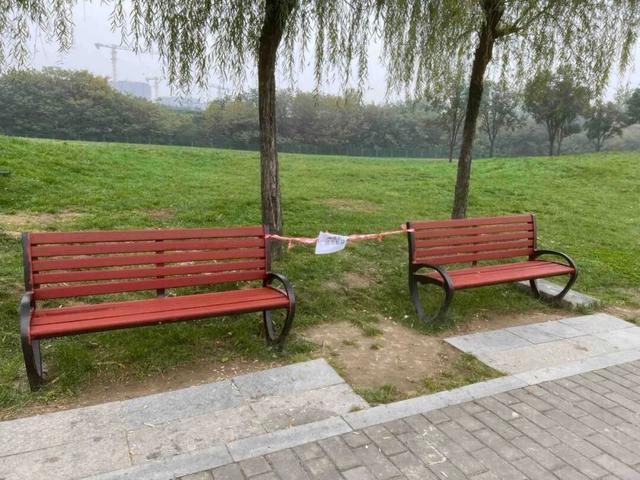 公园适老化方面这些做得还不错但还有改进空间澳门新葡京入口华商报记者走访了12座城市(图35)