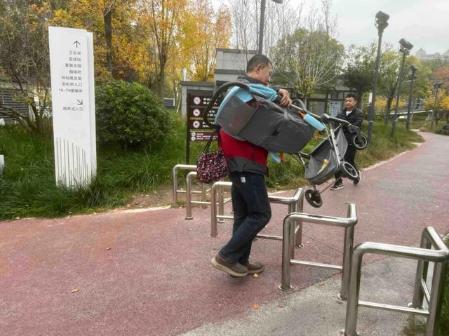 公园适老化方面这些做得还不错但还有改进空间澳门新葡京入口华商报记者走访了12座城市(图21)